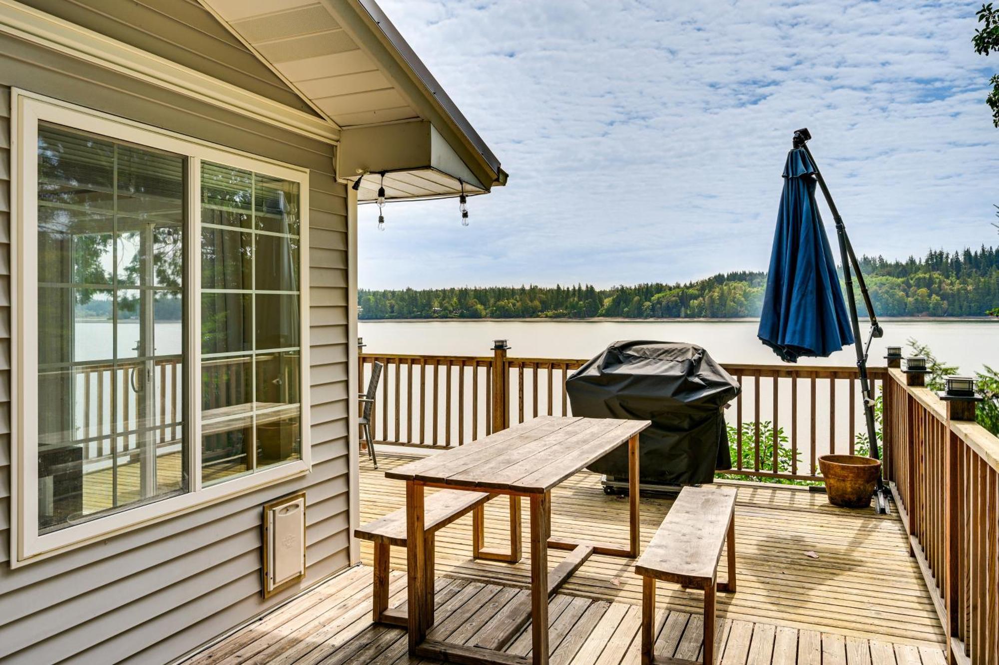 Serene Shelton Sanctuary With Private Beach And Kayaks Villa Exterior photo